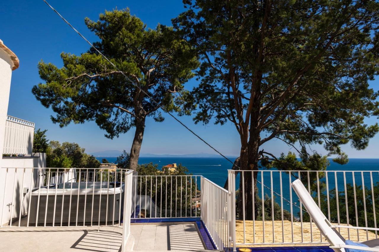 Decori Suites Amalfi Coast - Free Parking Vietri Eksteriør billede