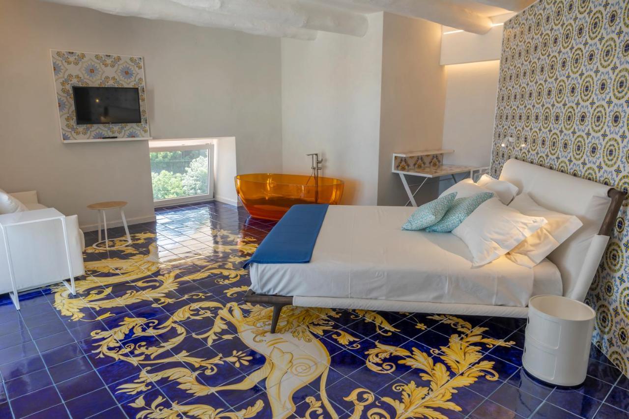 Decori Suites Amalfi Coast - Free Parking Vietri Eksteriør billede