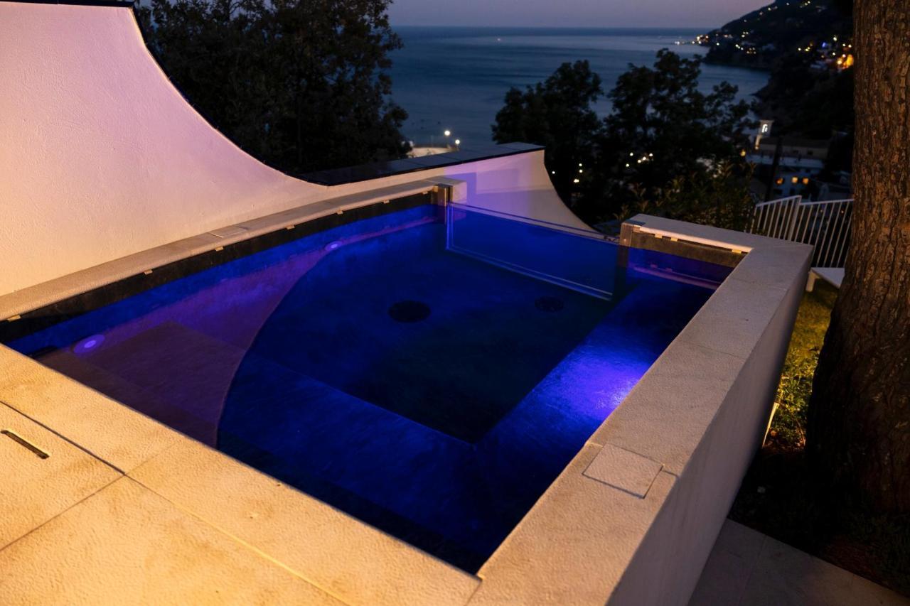 Decori Suites Amalfi Coast - Free Parking Vietri Eksteriør billede