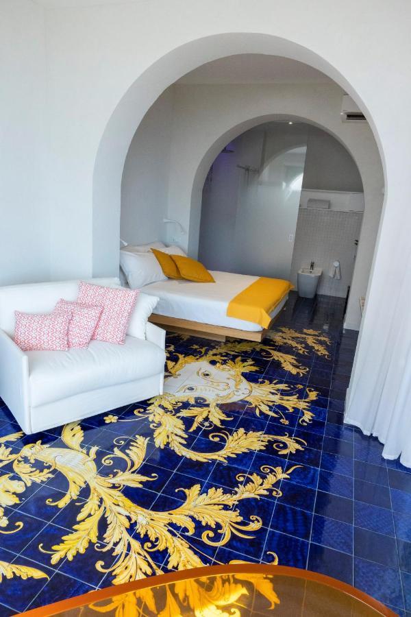 Decori Suites Amalfi Coast - Free Parking Vietri Eksteriør billede