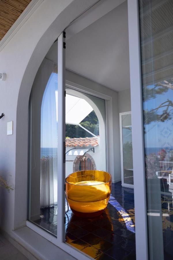 Decori Suites Amalfi Coast - Free Parking Vietri Eksteriør billede