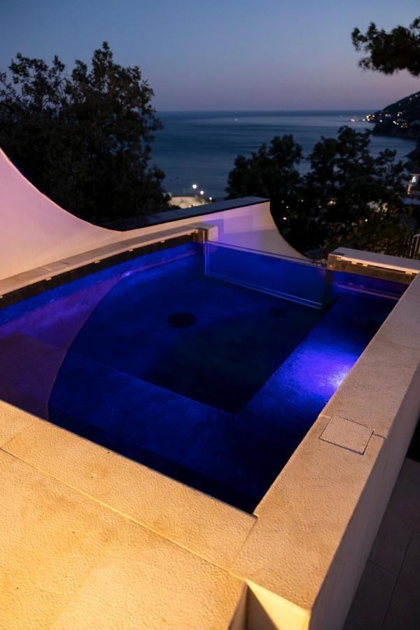 Decori Suites Amalfi Coast - Free Parking Vietri Eksteriør billede