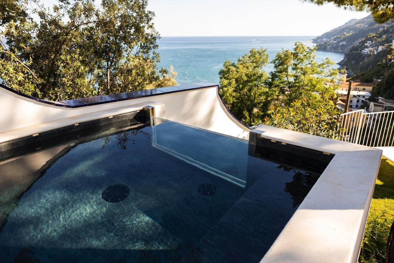Decori Suites Amalfi Coast - Free Parking Vietri Eksteriør billede